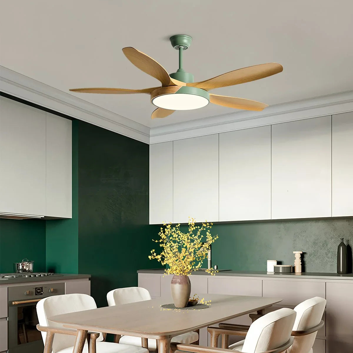 Deckenventilator mit Beleuchtung im skandinavischen Wohnzimmer-Stil