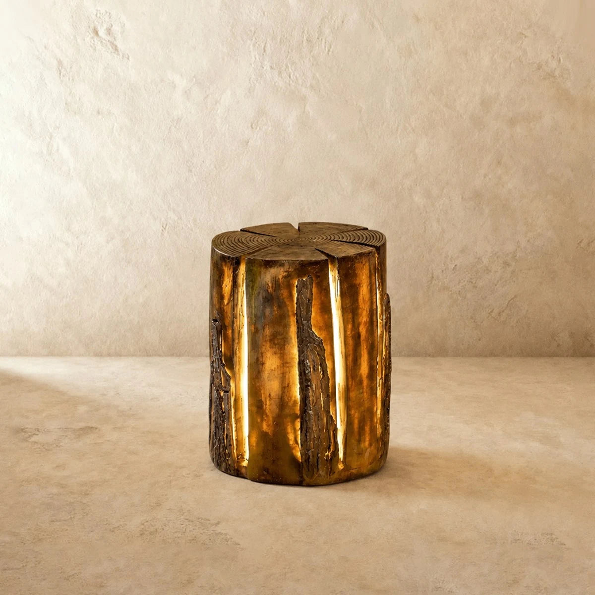 Botanica Art Deco Tree Stump Outdoor Lamp – Natural Wood-Look Resin for Courtyard/Garden