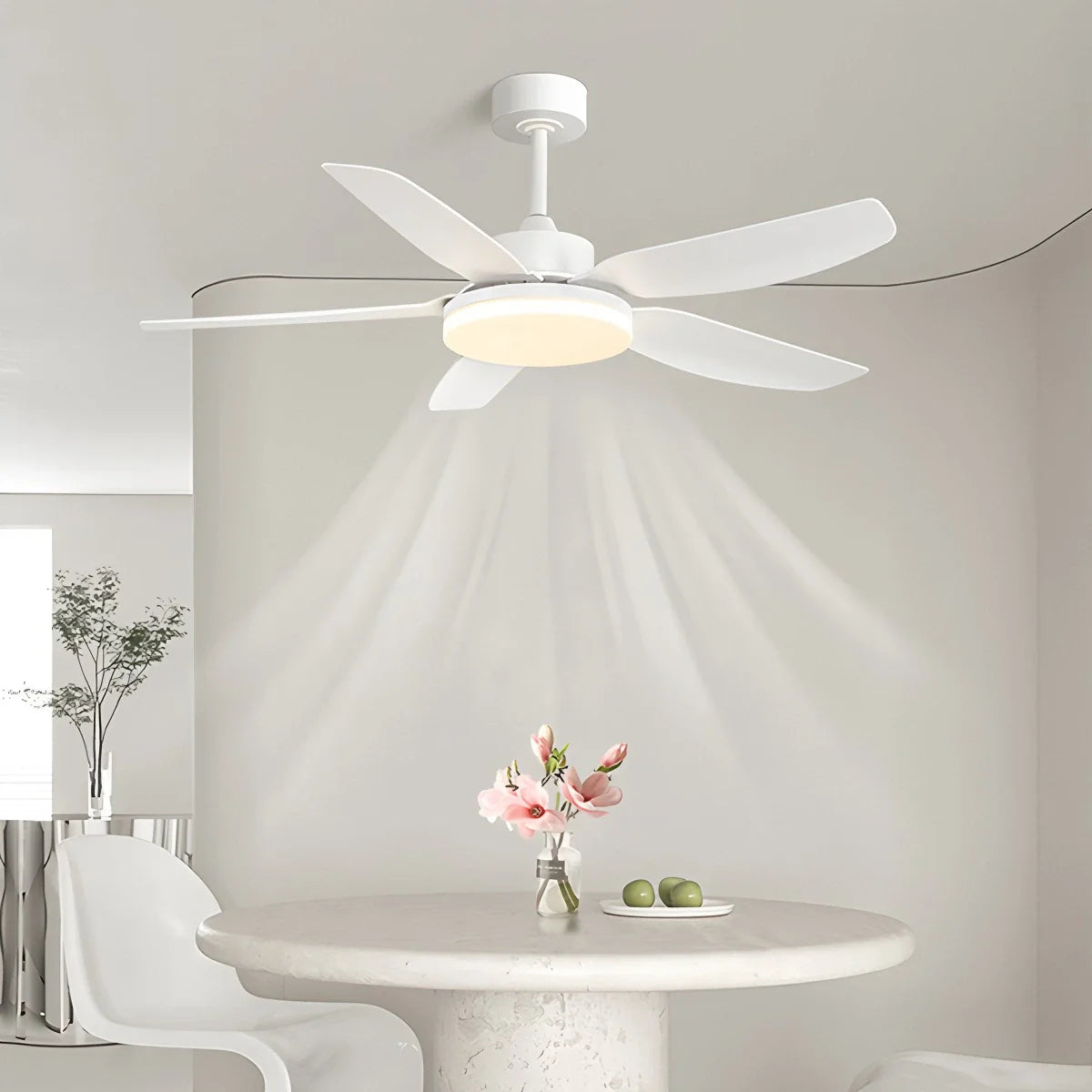 Weiße Deckenventilatorlampe mit Fernbedienung