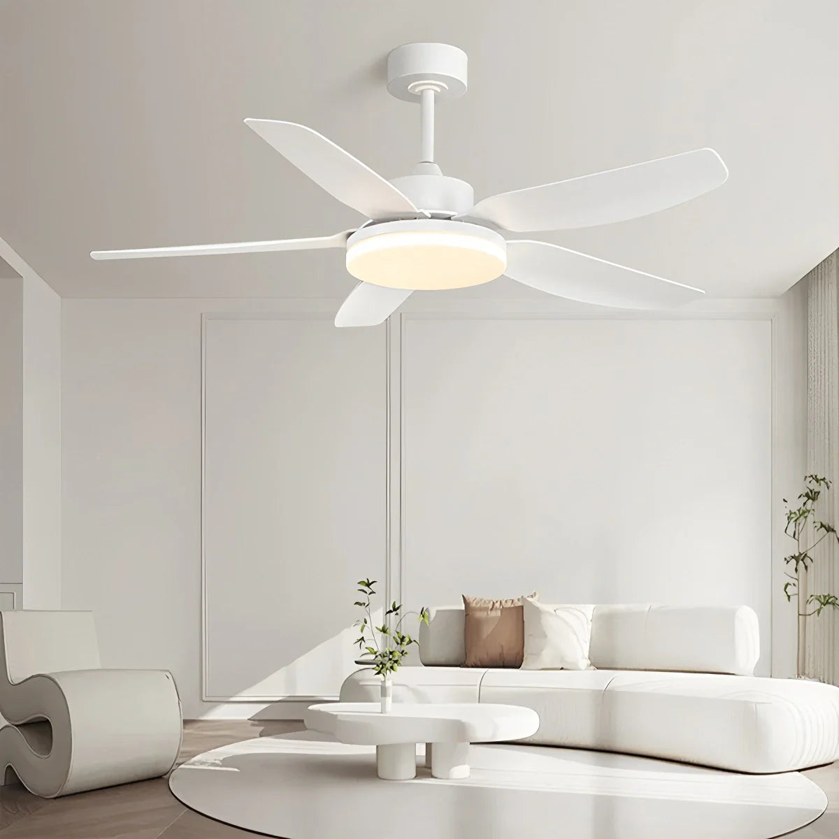 Weiße Deckenventilatorlampe mit Fernbedienung