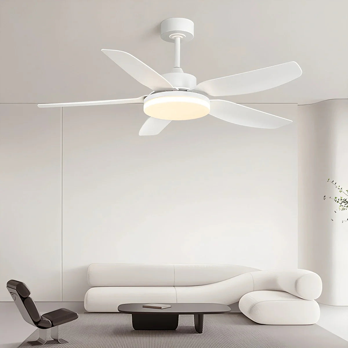 Weiße Deckenventilatorlampe mit Fernbedienung