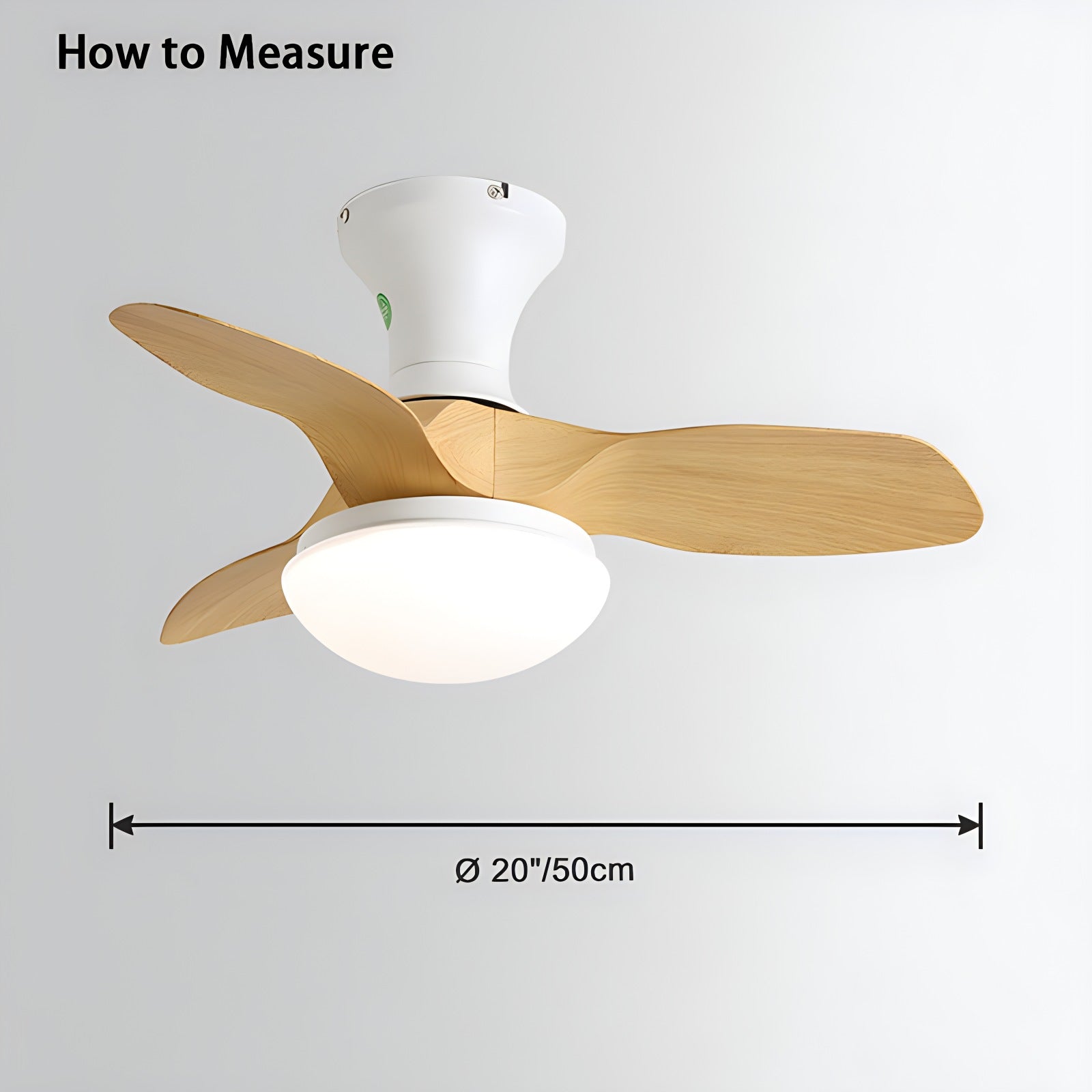 Kleiner Deckenventilator mit Licht und Propeller