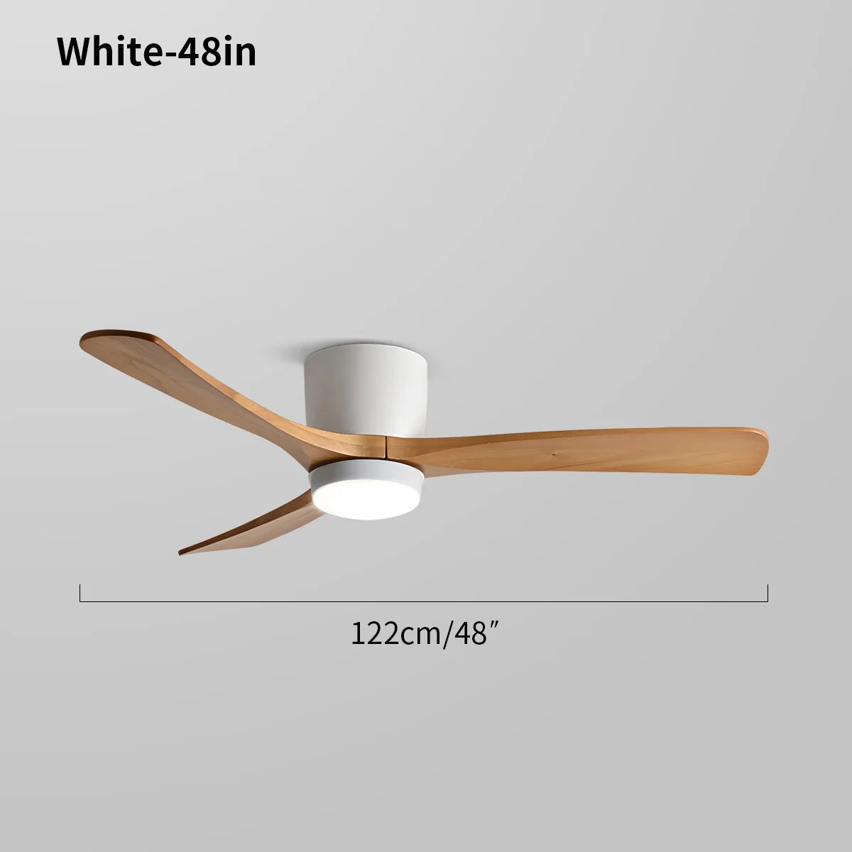 Großer, flacher Deckenventilator mit Beleuchtung