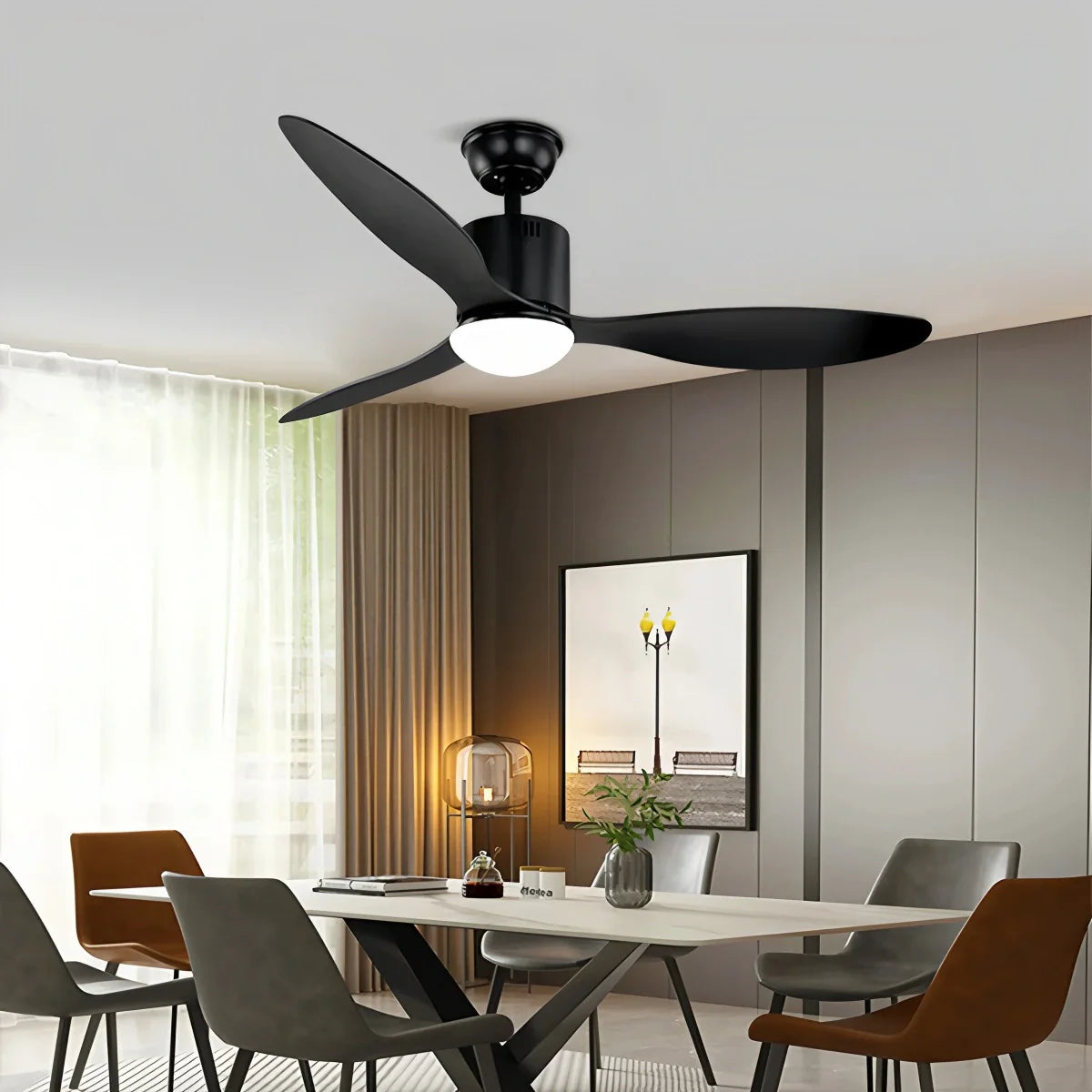 Moderner Deckenventilator mit 3 Flügeln und Beleuchtung