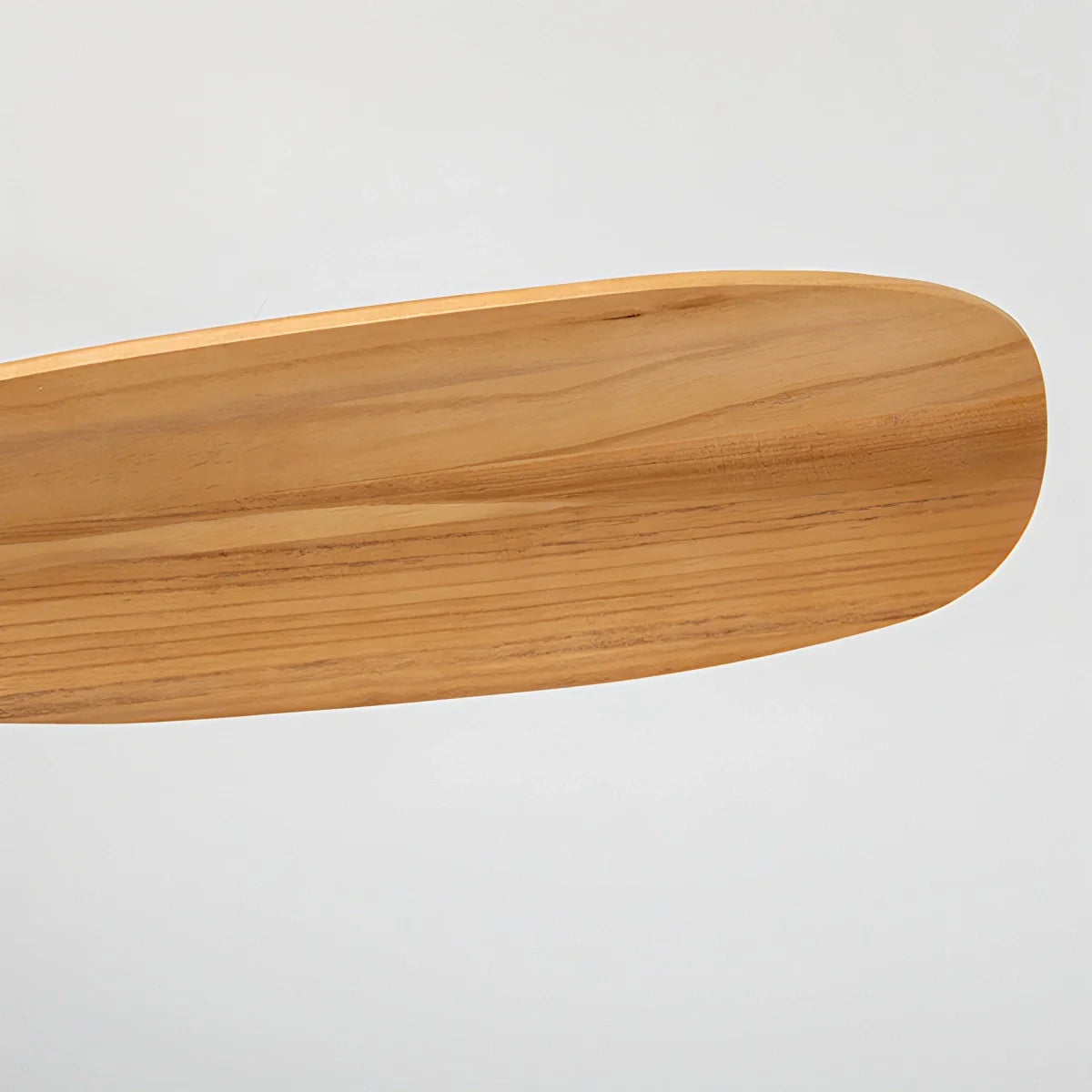 3-flügeliger Deckenventilator mit Beleuchtung aus Holz