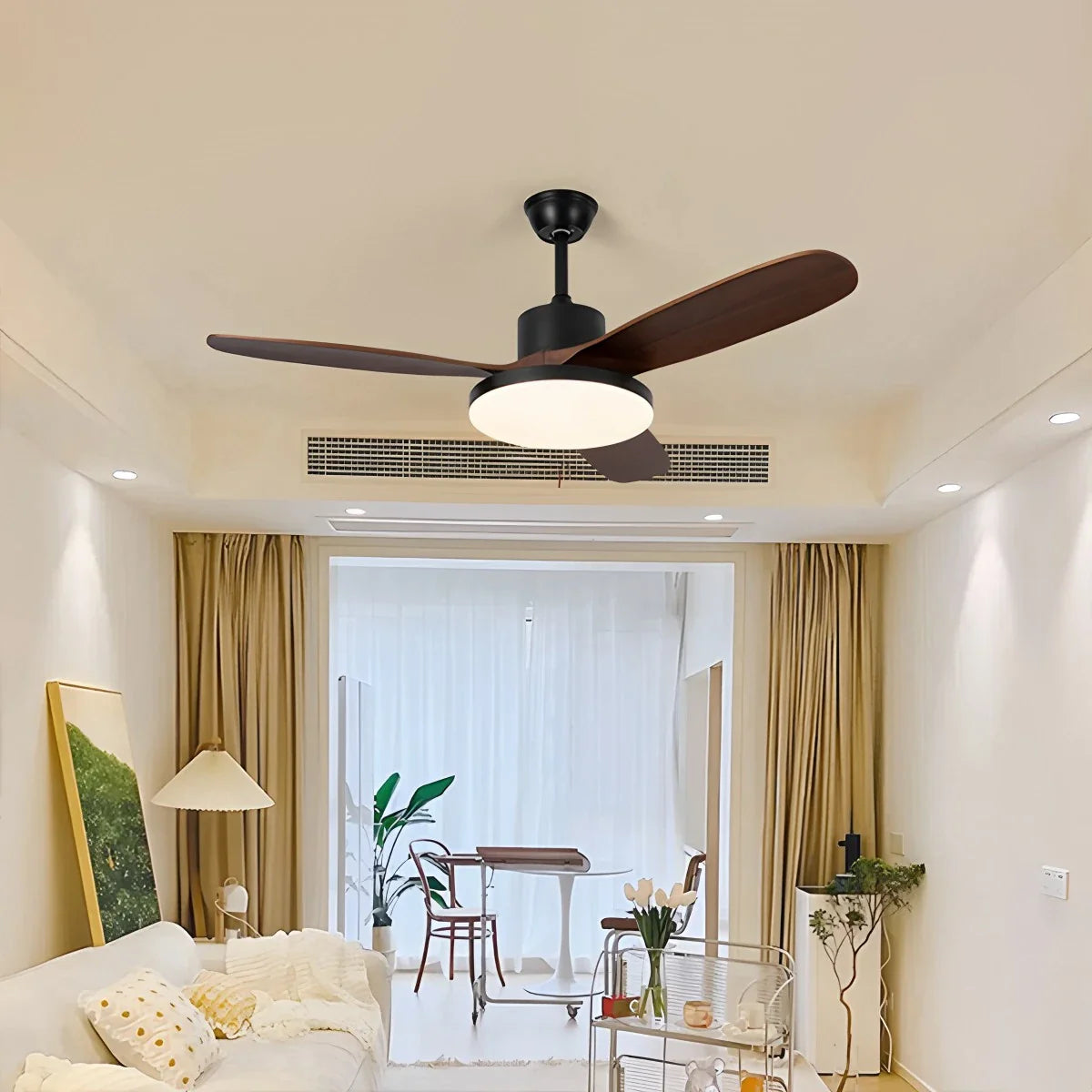 3-flügeliger Deckenventilator mit Beleuchtung aus Holz