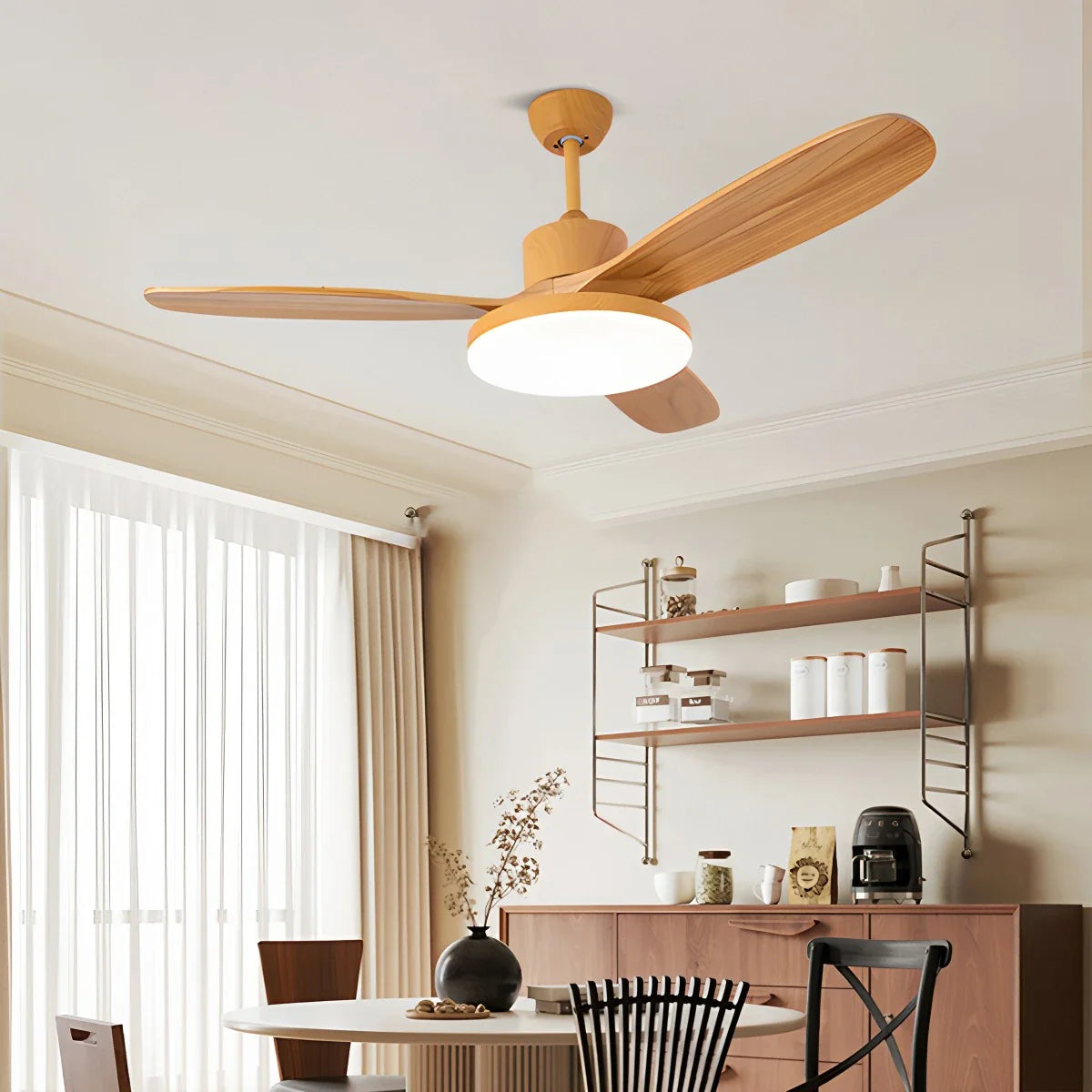 3-flügeliger Deckenventilator mit Beleuchtung aus Holz