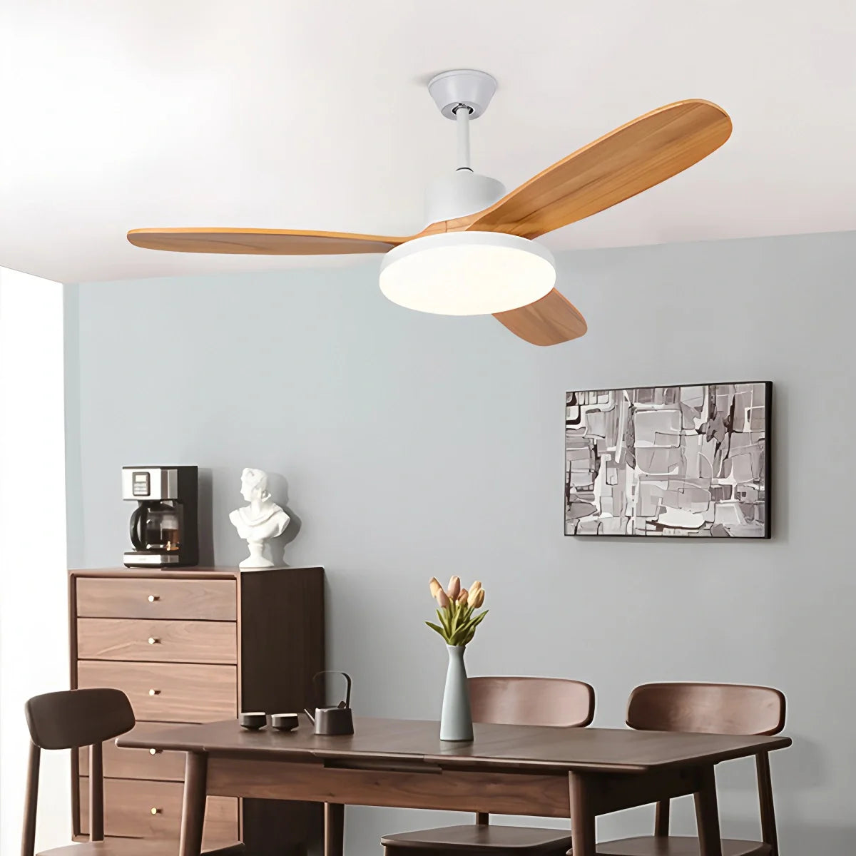 3-flügeliger Deckenventilator mit Beleuchtung aus Holz