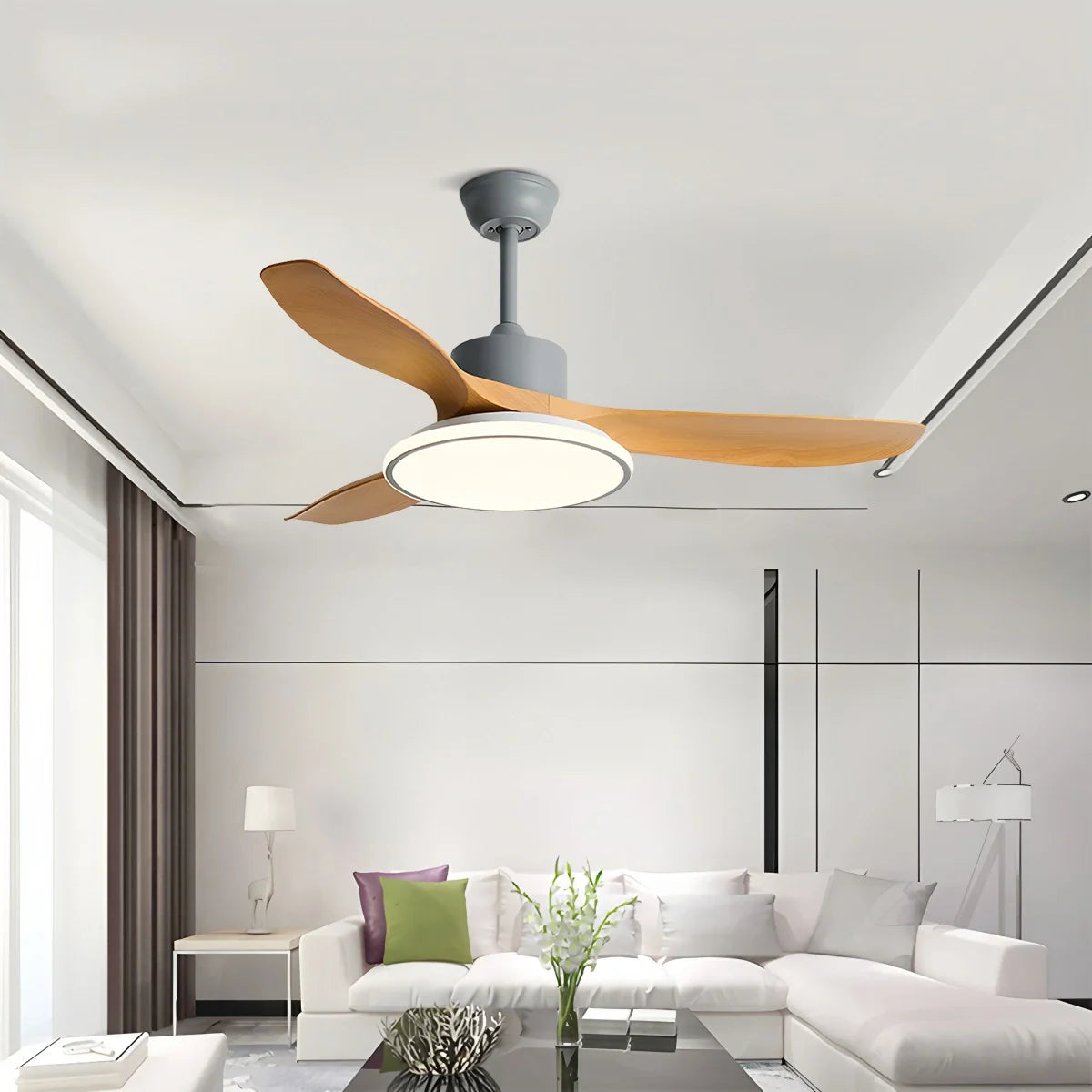 Moderner Deckenventilator mit 3 Flügeln und Beleuchtung