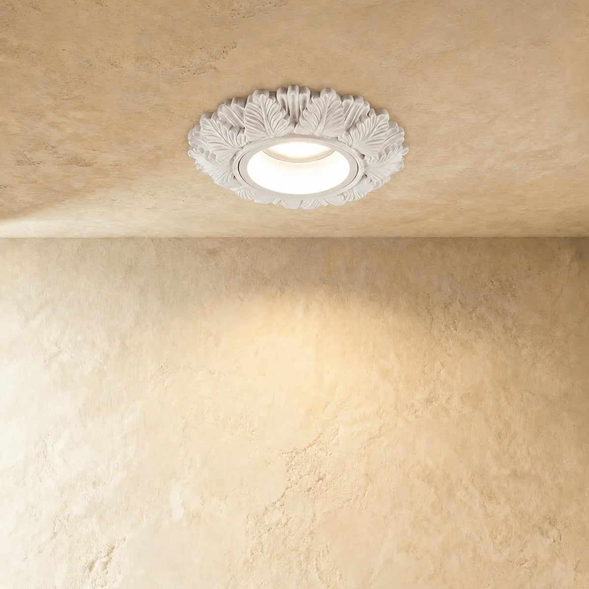 Französischer Faux-Stuck-Strahler