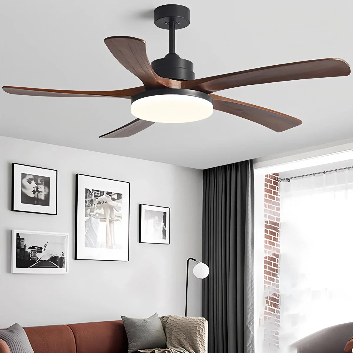 Deckenventilatorleuchte aus Holz für starke Winde