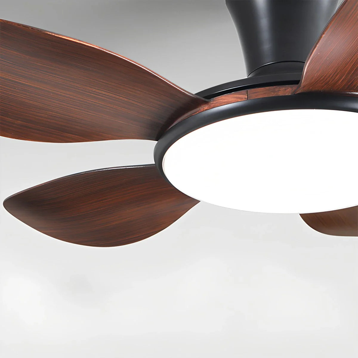 Leise ferngesteuerte LED-Deckenleuchte mit Ventilator