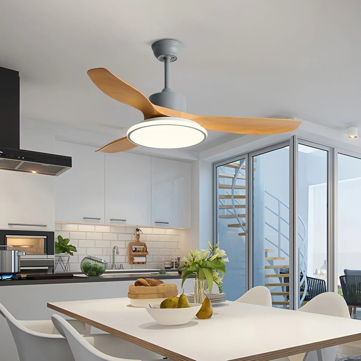 Moderner Deckenventilator mit 3 Flügeln und Beleuchtung