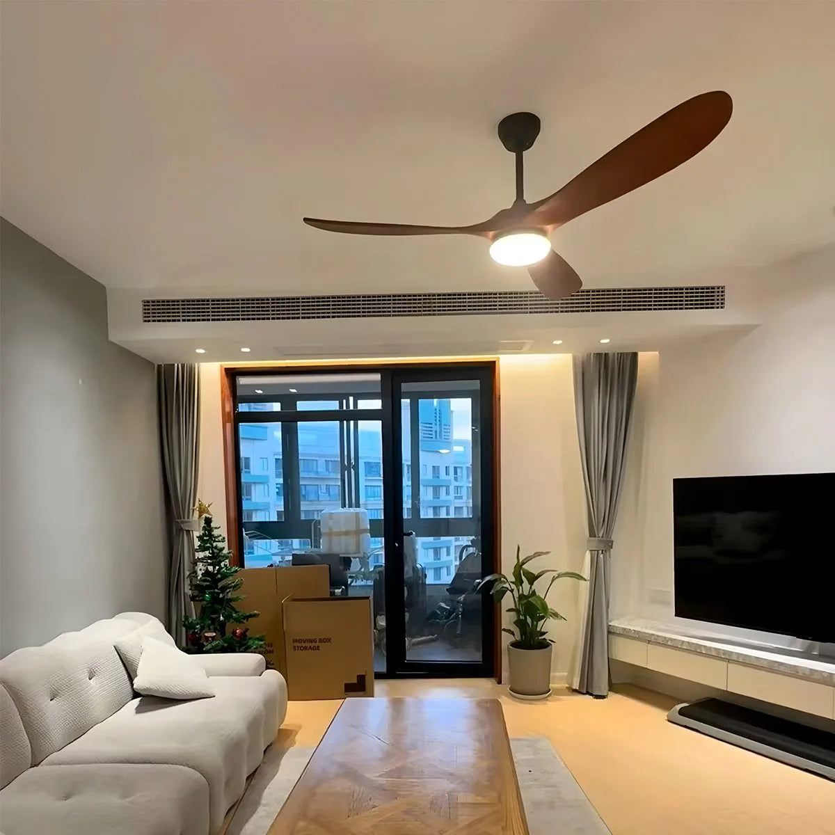 Nordischer Holzdeckenventilator mit Beleuchtung