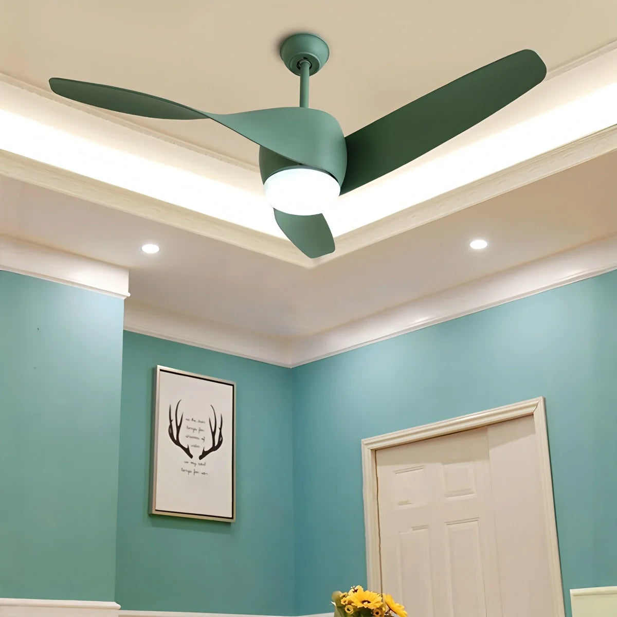 Propeller-Deckenventilatorleuchte für das Esszimmer