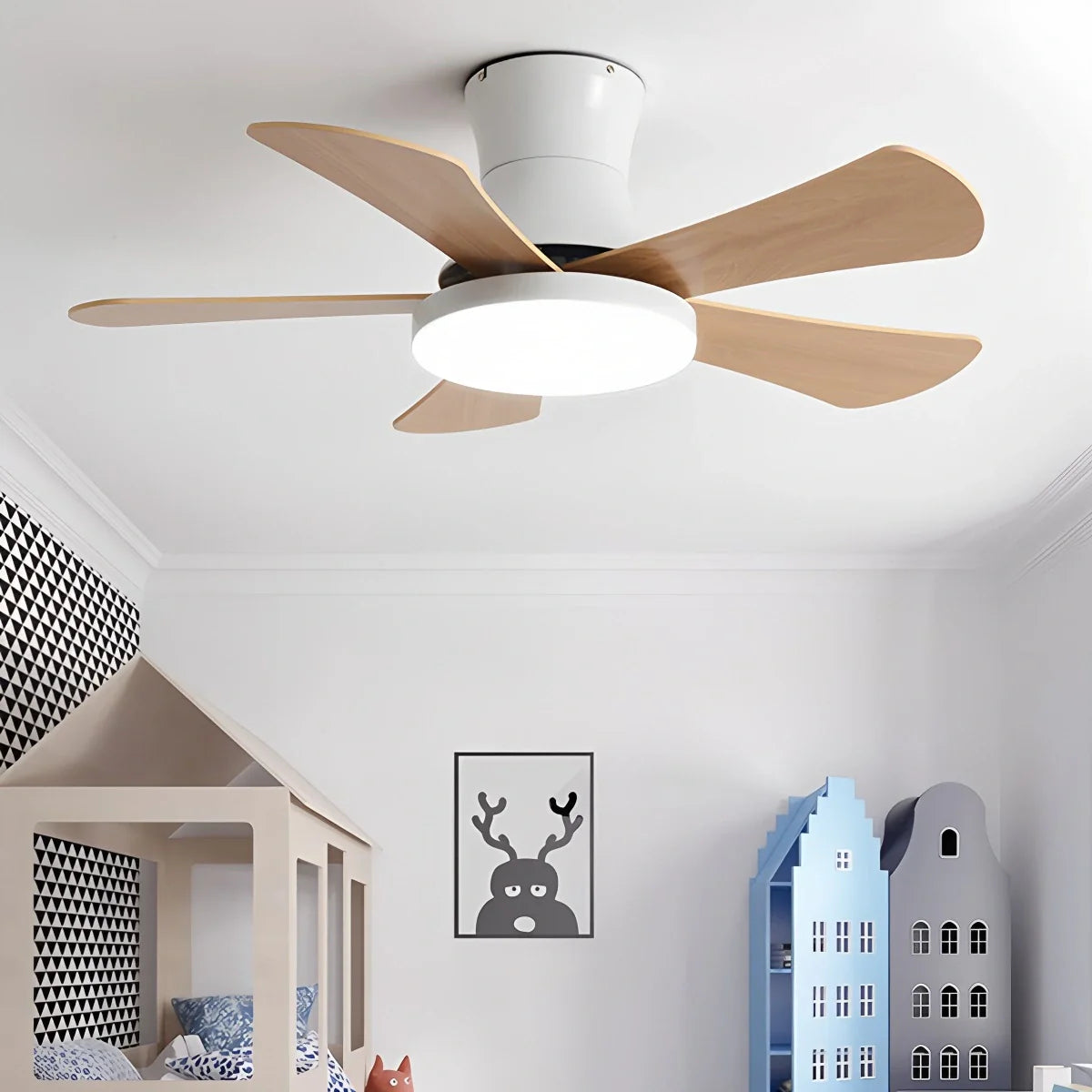 Skandi-Deckenventilator mit Licht, flaches Modell