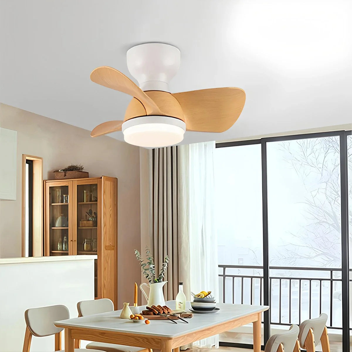 Kleiner Deckenventilator mit Beleuchtung (Aufputzmontage)