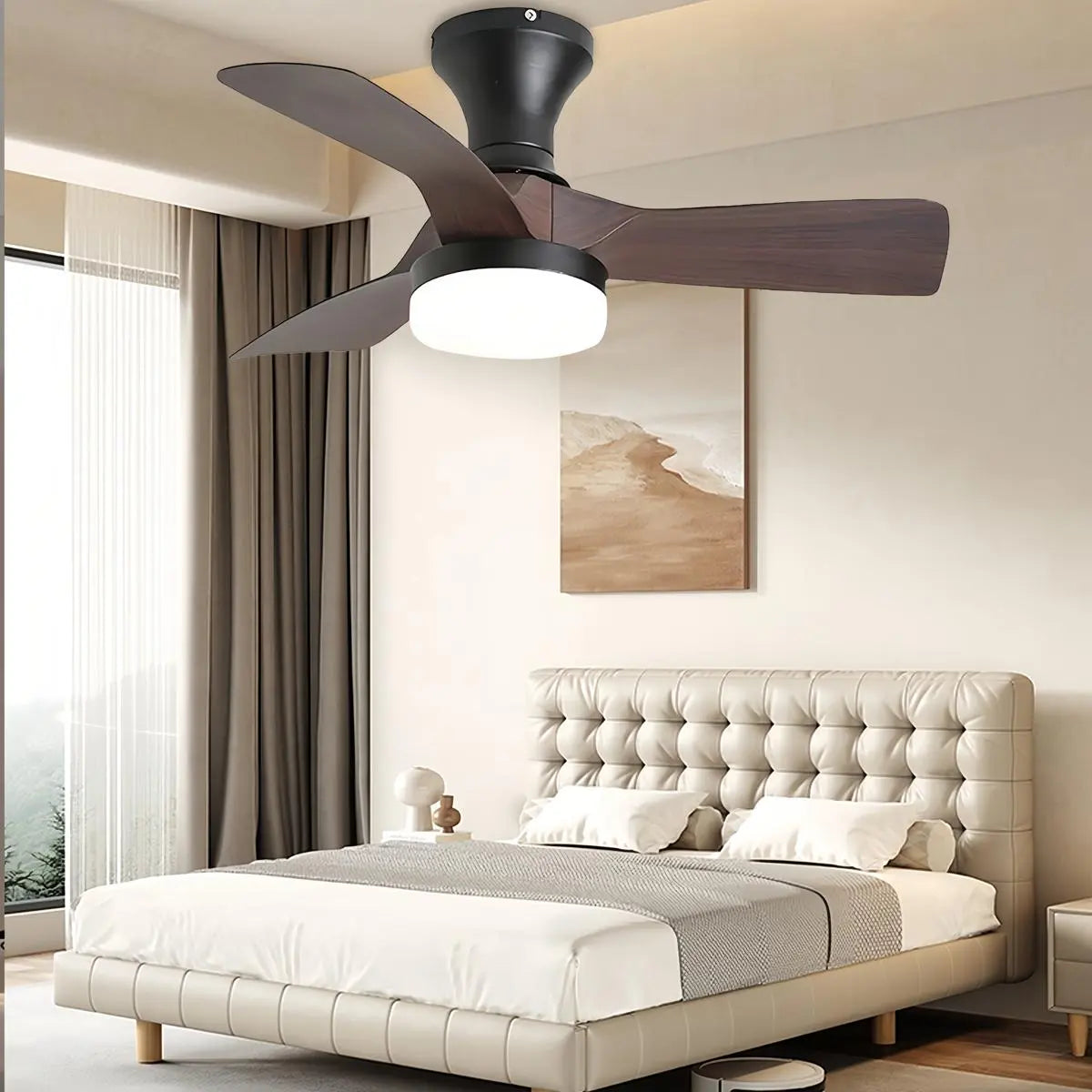 Kleiner Deckenventilator mit Licht und Propeller