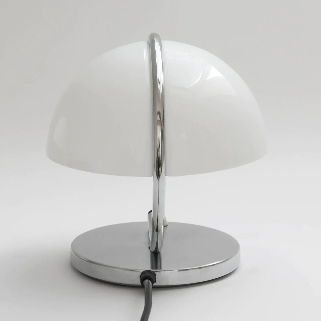 Classic Bauhaus Glass Table Lamp