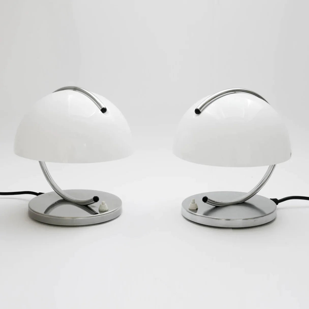 Classic Bauhaus Glass Table Lamp