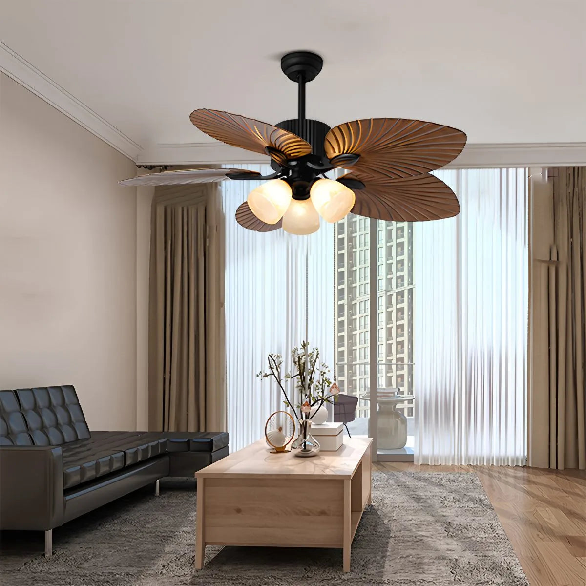 Deckenventilator mit Beleuchtung und tropischen Palmblattflügeln