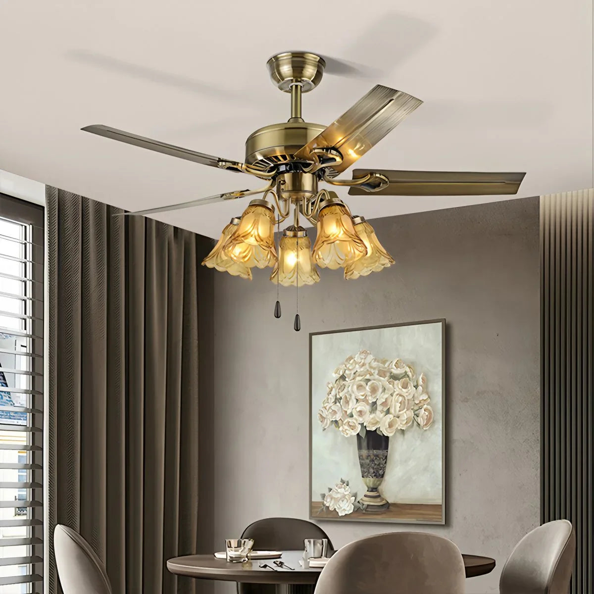 Vintage Deckenventilator mit Beleuchtung für das Esszimmer