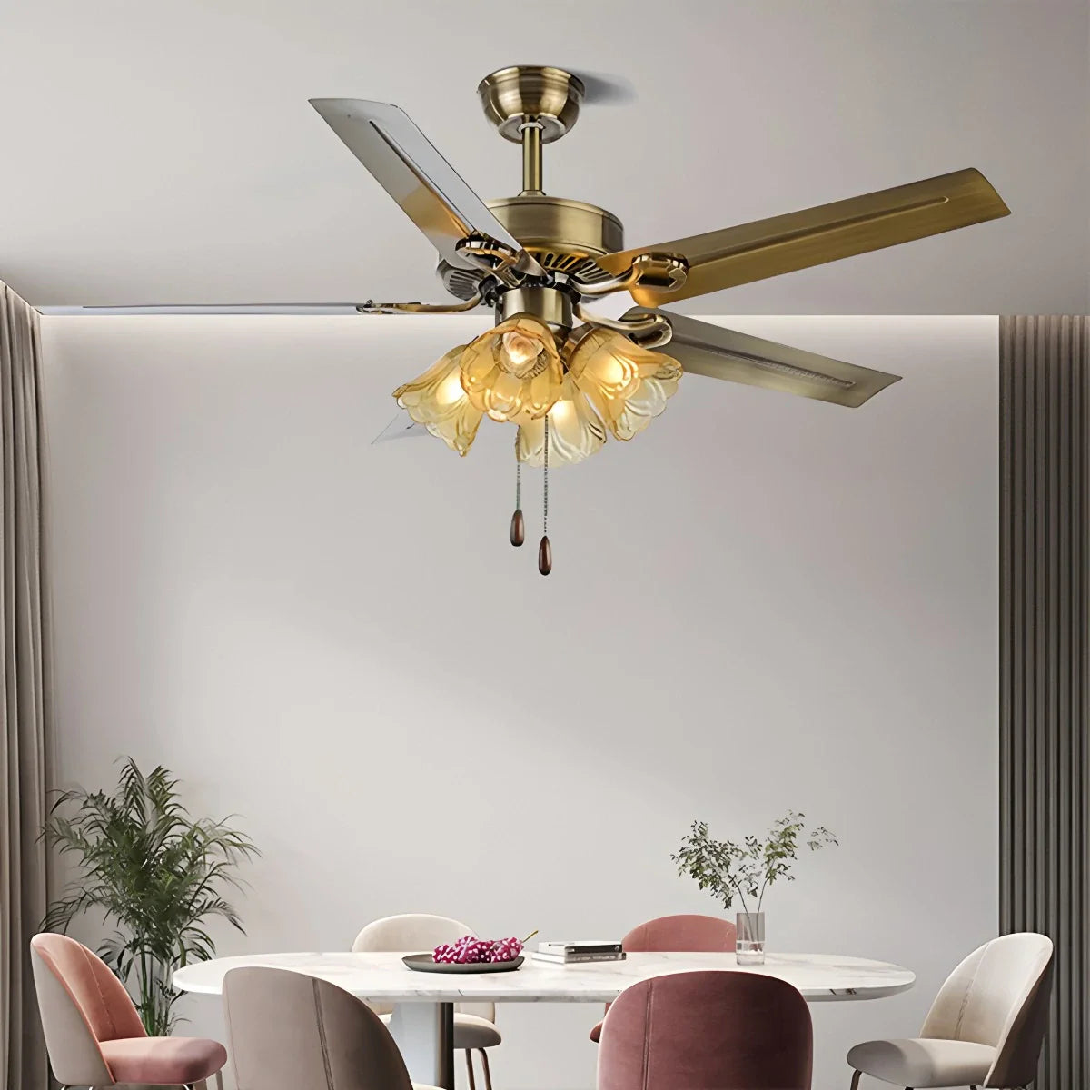 Vintage Deckenventilator mit Beleuchtung für das Esszimmer