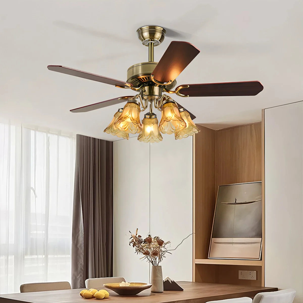 Vintage Deckenventilator mit Beleuchtung für das Esszimmer