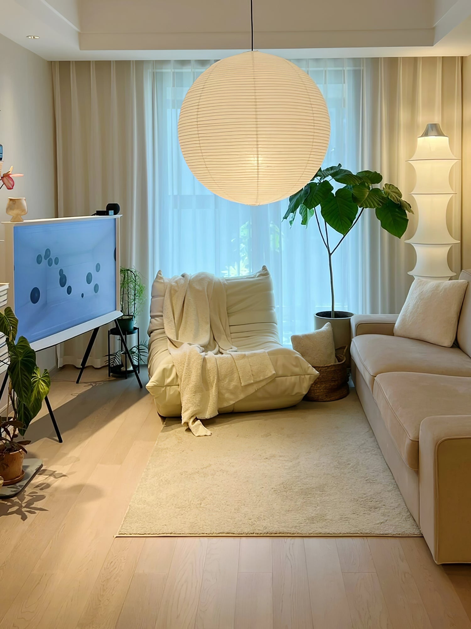 Akari Hängeleuchte rund (weißes Kabel)